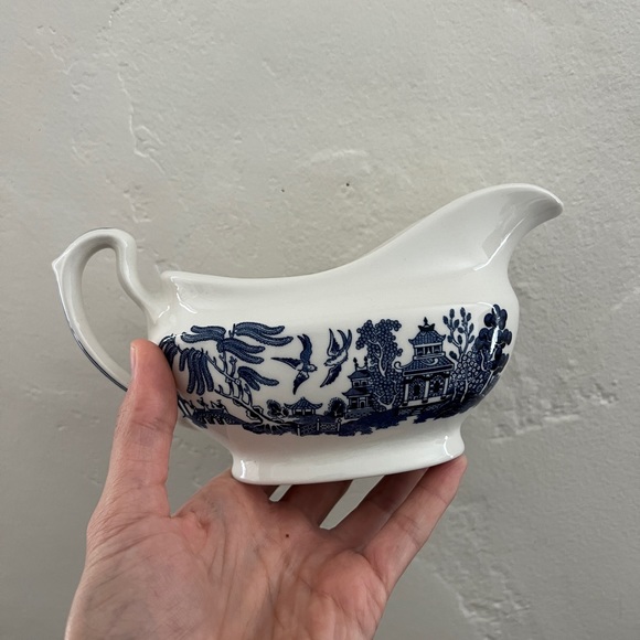 NWT Blue Willow Churchill ceramic Gravy Pitcher - Picture 13 of 14